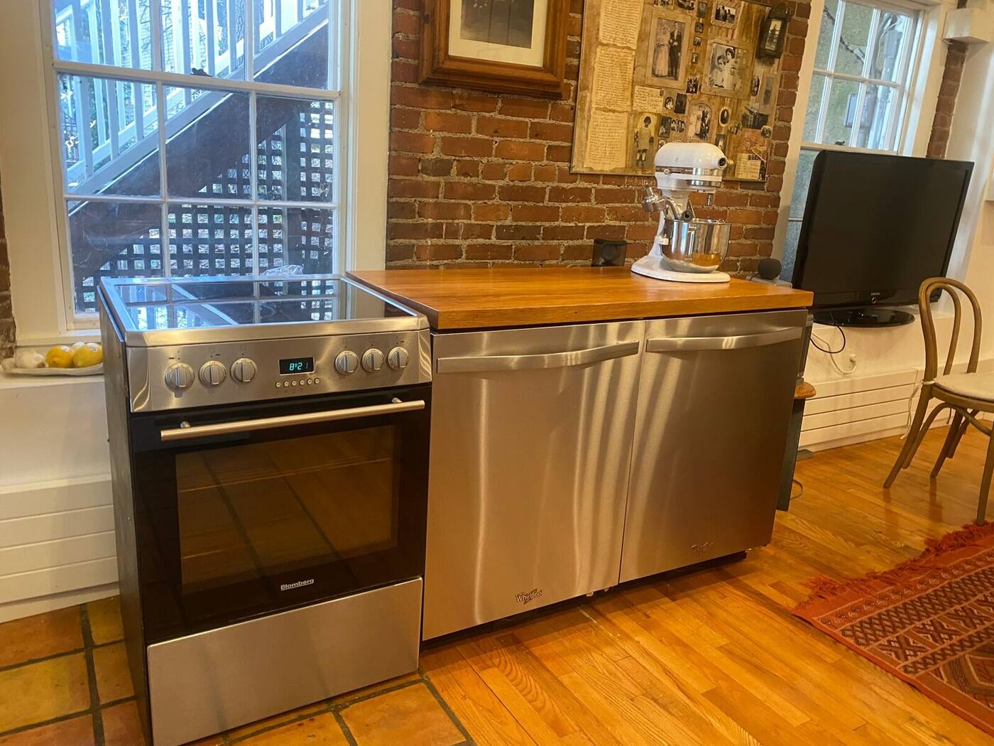 Cozinha completa com aço inox impecável